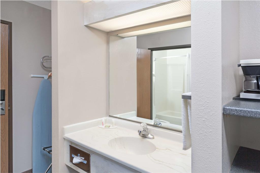 Super 8 By Wyndham Chicago O'Hare Airport Hotel Елк Гроув Вилидж Екстериор снимка